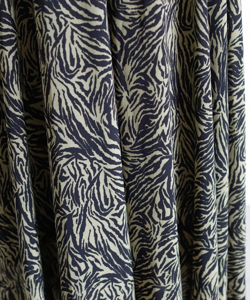 Auntie Rosa Holiday(アンティローザホリデー)の「ゼブラ柄ロングティアードスカート(スカート・レディース・ホワイト/ベージュ/グリーン・FREE)」の20枚目の写真