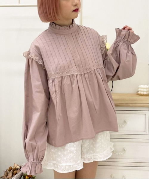 apres jour(アプレジュール)の「フリルネックピンタックブラウス【ZOZOTOWN限定アイテム】(シャツ/ブラウス・レディース・ブラック/ピンク系その他/オフホワイト・フリー/X-LARGE)」の2枚目の写真