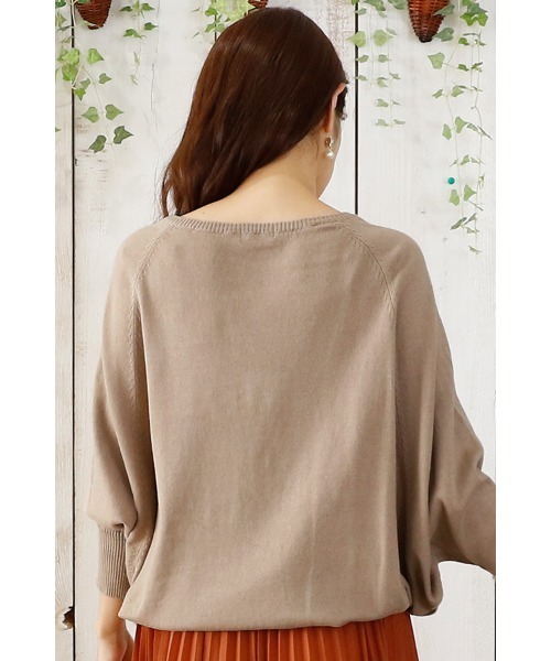 ElegChic(エレグシック)の「Vネックドルマンニットソー(ニット/セーター・レディース・ネイビー/ダークグリーン/グレイッシュベージュ・M/XL/4L)」の8枚目の写真