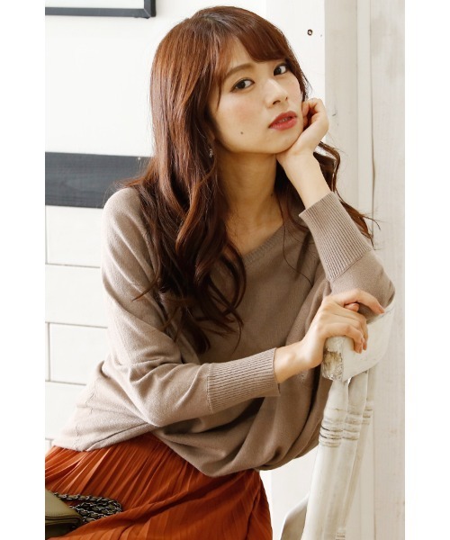 ElegChic(エレグシック)の「Vネックドルマンニットソー(ニット/セーター・レディース・ネイビー/ダークグリーン/グレイッシュベージュ・M/XL/4L)」の16枚目の写真