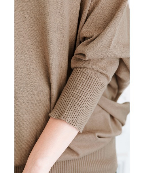 ElegChic(エレグシック)の「Vネックドルマンニットソー(ニット/セーター・レディース・ネイビー/ダークグリーン/グレイッシュベージュ・M/XL/4L)」の9枚目の写真