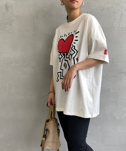 Manhattan Portage（マンハッタンポーテージ）の「[MANHATTAN PORTAGE/マンハッタンポーテージ] Keith Haring/キースへリング アートプリントT（Tシャツ/カットソー・レディース・ホワイト・M/L）」の2枚目の写真