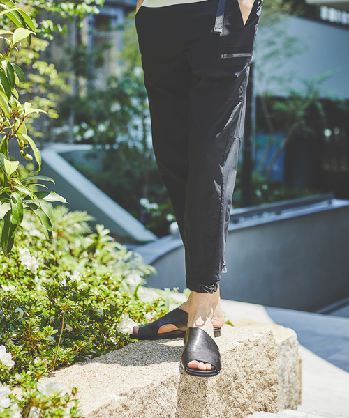 alfredoBANNISTER（アルフレッドバニスター）の「【追加生産】アシメントリー レザー ミュールサンダル（サンダル・メンズ・ブラック・40/41/42/43/44）」の16枚目の写真