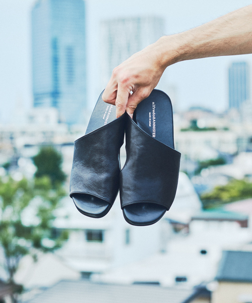 alfredoBANNISTER（アルフレッドバニスター）の「【追加生産】アシメントリー レザー ミュールサンダル（サンダル・メンズ・ブラック・40/41/42/43/44）」の20枚目の写真