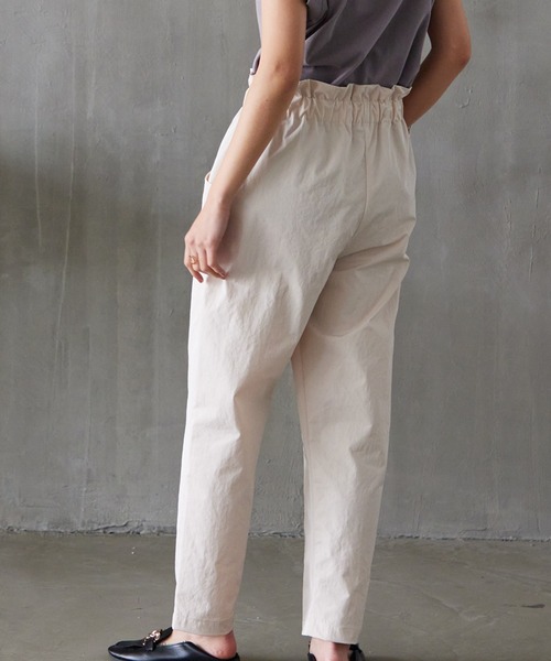 OMNES Another Edition(オムネス アナザーエディション)の「高密度ツイルギャザーパンツ(その他パンツ・レディース・ブラック/アイボリー/ライトカーキ・FREE)」の6枚目の写真