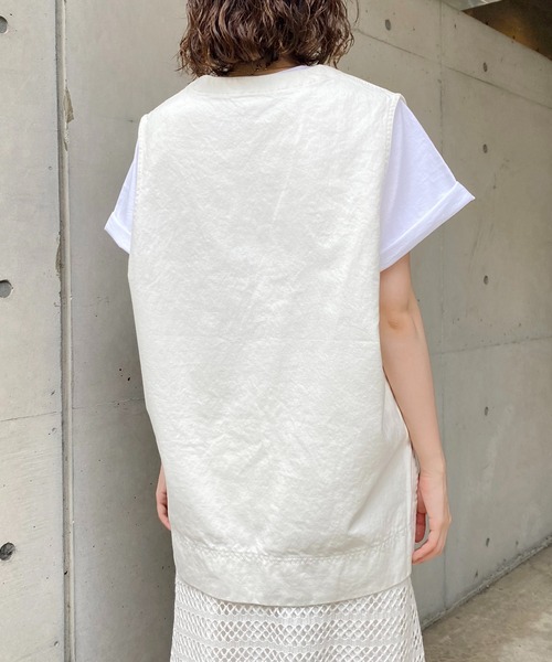 CAPRICIEUX LE'MAGE（カプリシューレマージュ）の「〈WEB限定〉Vネックデニムベスト（ベスト・レディース・ホワイト/インディゴブルー・FREE）」の21枚目の写真