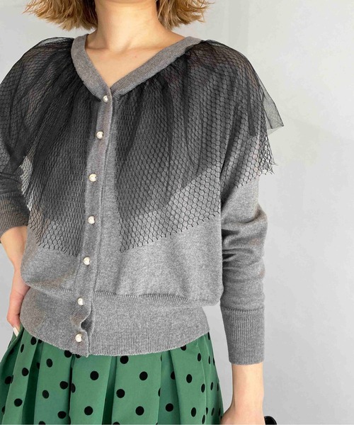 PICCIN(ピッチン)の「チュール衿パール釦カーディガン(カーディガン/ボレロ・レディース・ブラック/グレー/アイボリー/サーモンピンク・M)」の4枚目の写真