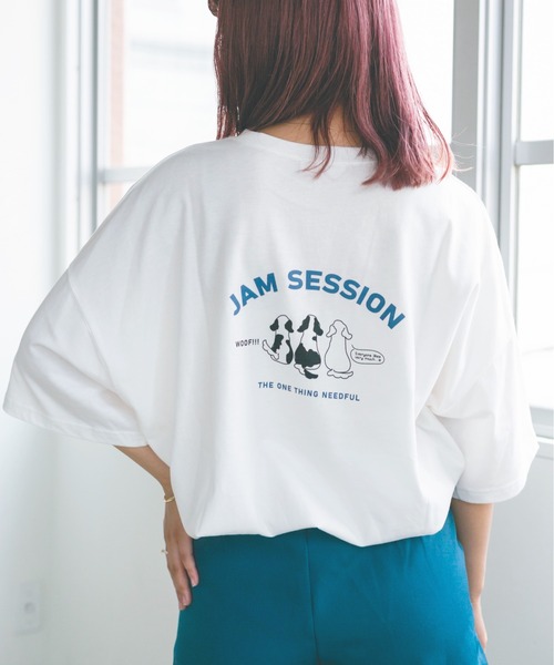 nemne store(ネンネストア)の「きらきら光るプリントTシャツ(Tシャツ/カットソー・レディース・グレー/ベージュ系その他2/グリーン/ホワイト系その他/ブルーグレー/カーキ/オフホワイト/ベージュ系その他3/ベージュ系その他/カーキブラウン・フリー)」の3枚目の写真