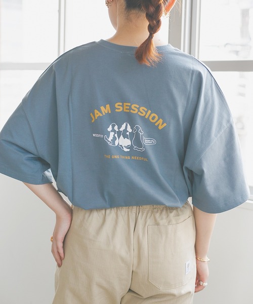 nemne store(ネンネストア)の「きらきら光るプリントTシャツ(Tシャツ/カットソー・レディース・グレー/ベージュ系その他2/グリーン/ホワイト系その他/ブルーグレー/カーキ/オフホワイト/ベージュ系その他3/ベージュ系その他/カーキブラウン・フリー)」の4枚目の写真