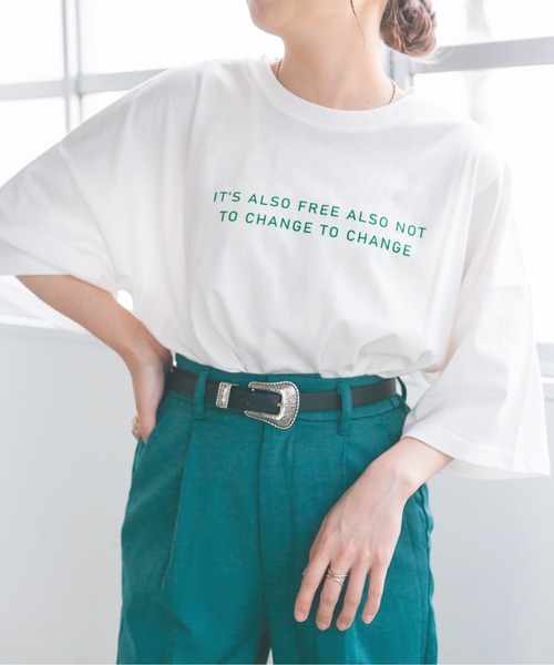 nemne store(ネンネストア)の「きらきら光るプリントTシャツ(Tシャツ/カットソー・レディース・グレー/ベージュ系その他2/グリーン/ホワイト系その他/ブルーグレー/カーキ/オフホワイト/ベージュ系その他3/ベージュ系その他/カーキブラウン・フリー)」の2枚目の写真