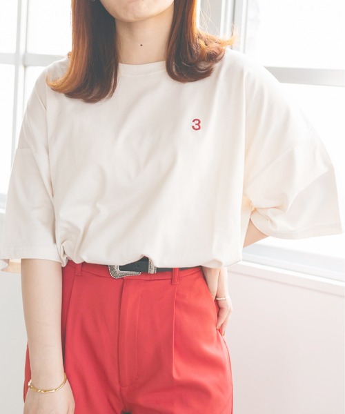 nemne store(ネンネストア)の「きらきら光るプリントTシャツ(Tシャツ/カットソー・レディース・グレー/ベージュ系その他2/グリーン/ホワイト系その他/ブルーグレー/カーキ/オフホワイト/ベージュ系その他3/ベージュ系その他/カーキブラウン・フリー)」の7枚目の写真