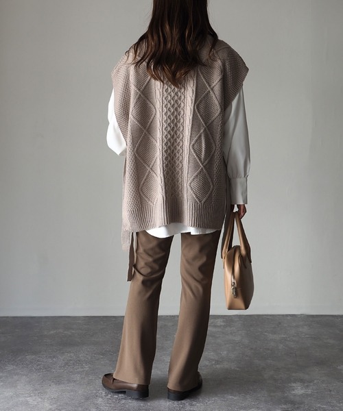 Riberry（リベリー）の「サイドリボンケーブルニットベスト（ベスト・レディース・ブラック/ブラウン/アイボリー/グレイッシュベージュ・MEDIUM）」の16枚目の写真