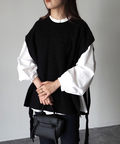 Riberry（リベリー）の「サイドリボンケーブルニットベスト（ベスト・レディース・ブラック/ブラウン/アイボリー/グレイッシュベージュ・MEDIUM）」の6枚目の写真