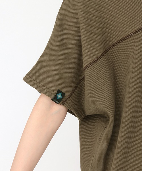 チチカカ（チチカカ）の「ワッフルドルマンＴシャツ（Tシャツ/カットソー・レディース・カーキ/ブラック/アイボリー・FREE）」の18枚目の写真