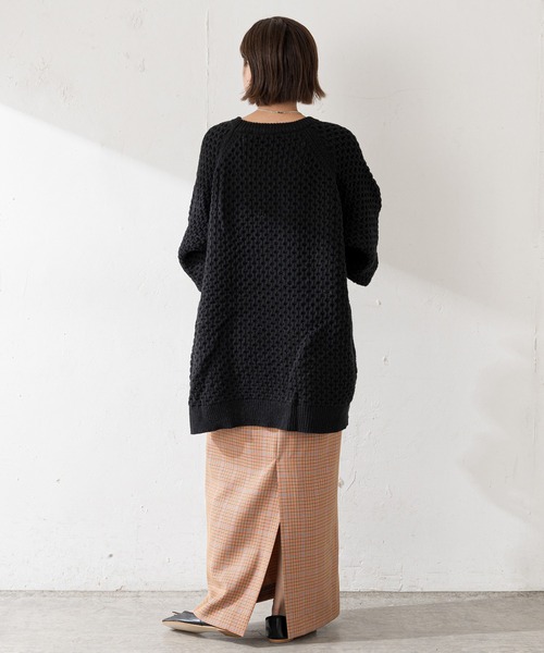 SHENERY(シーナリー)の「サイドスリットケーブルニットプルオーバー(ニット/セーター・レディース・ライトグレー/オフホワイト/ブラック・FREE)」の17枚目の写真