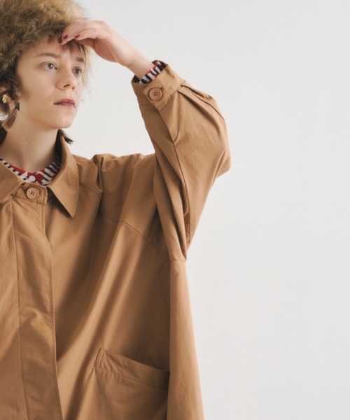 manana suerte(マニャーナスエルテ)の「ビッグシルエットステンカラーコート(ステンカラーコート・レディース・ブラック/ベージュ・FREE)」の4枚目の写真