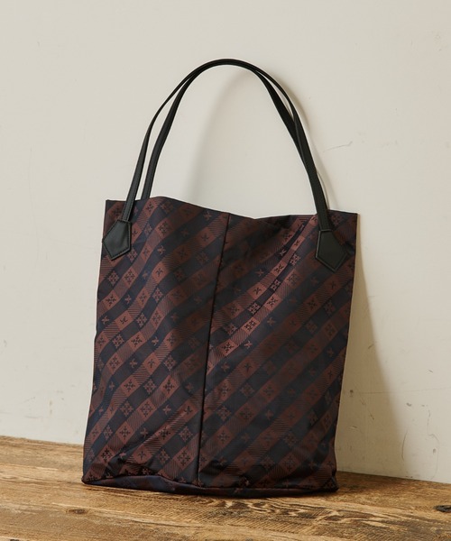 Daily russet(デイリー ラシット)の「【ナイロンジャガード】チェックダイヤ型底トートバッグ(L)(トートバッグ・レディース・ボルドー/ブラック/グレー/ブラウン/ネイビー・FREE)」の3枚目の写真