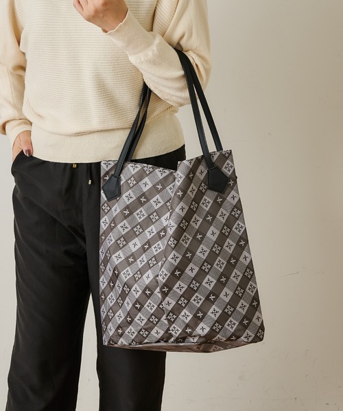 Daily russet(デイリー ラシット)の「【ナイロンジャガード】チェックダイヤ型底トートバッグ(L)(トートバッグ・レディース・ボルドー/ブラック/グレー/ブラウン/ネイビー・FREE)」の7枚目の写真