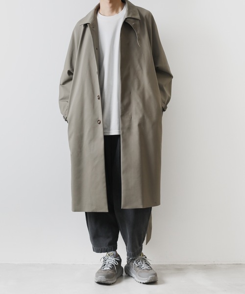 ATTACHMENT（アタッチメント）の「C/N ダブルクロスストレッチ ドルマンバルカラーコート / C/N DOUBLE CLOTH STRETCH  DOLMAN SLEEVE BAL COLLAR COAT（ステンカラーコート・メンズ・ブラック/カーキ系・1/2/3）」の13枚目の写真