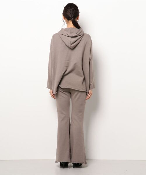 ANAP（アナップ）の「オーバーフーディートップス×フレアパンツ セットアップ（パーカー・レディース・スミクロ/グレイッシュベージュ/ライトグレー/ベージュ・FREE）」の7枚目の写真