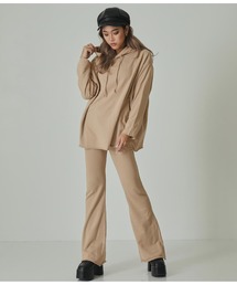 オーバーフーディートップス×フレアパンツ セットアップ