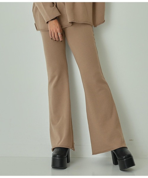 ANAP（アナップ）の「オーバーフーディートップス×フレアパンツ セットアップ（パーカー・レディース・スミクロ/グレイッシュベージュ/ライトグレー/ベージュ・FREE）」の18枚目の写真