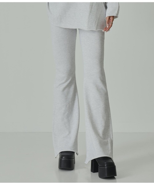 ANAP（アナップ）の「オーバーフーディートップス×フレアパンツ セットアップ（パーカー・レディース・スミクロ/グレイッシュベージュ/ライトグレー/ベージュ・FREE）」の9枚目の写真