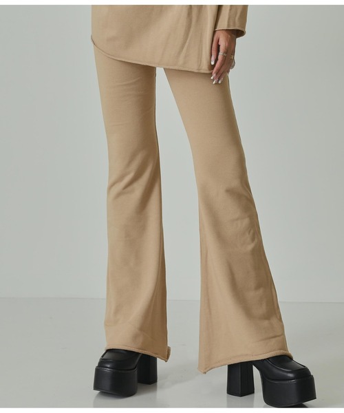 ANAP（アナップ）の「オーバーフーディートップス×フレアパンツ セットアップ（パーカー・レディース・スミクロ/グレイッシュベージュ/ライトグレー/ベージュ・FREE）」の11枚目の写真