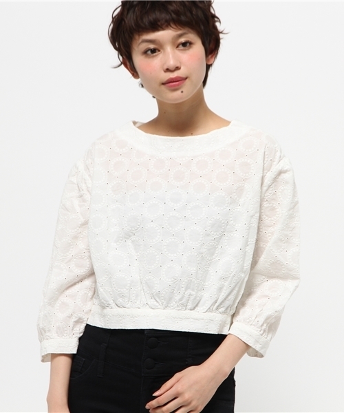 BEAMS BOY（ビームスボーイ）の「◎BEAMS BOY / カットワーク バックボタン 7分袖（シャツ/ブラウス・レディース・ホワイト/イエロー/ネイビー・ONE SIZE）」の2枚目の写真