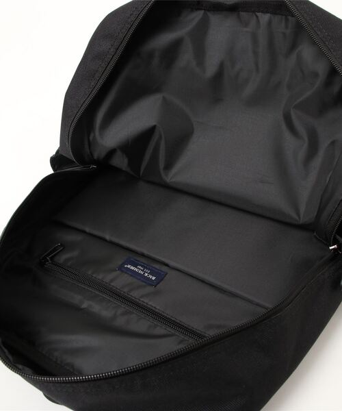 BACK NUMBER(バックナンバー)の「【BACK NUMBER】多収納バッグ(バックパック/リュック・メンズ・ダークグレー/ブラック・フリー)」の4枚目の写真