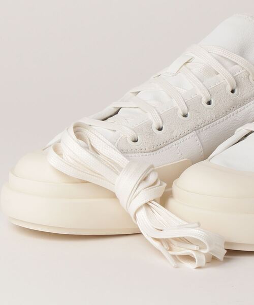 Y-3(ワイスリー)の「Y-3 AJATU COURT LOW(スニーカー・メンズ・ホワイト×ブラック・22.5cm/23.5cm/24.5cm/25.5cm/26.5cm/27.5cm/28.5cm/29.5cm/23.0cm/24.0cm/26.0cm/27.0cm/28.0cm/29.0cm/25.0cm)」の4枚目の写真