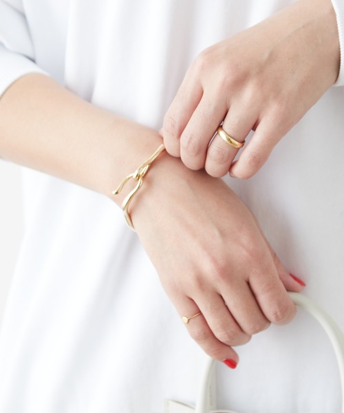 Omekashi（オメカシ）の「ウェーブブレス（ブレスレット・レディース・シルバー/ゴールド・ONE SIZE）」の10枚目の写真