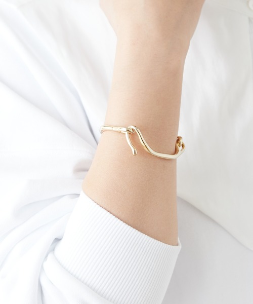 Omekashi（オメカシ）の「ウェーブブレス（ブレスレット・レディース・シルバー/ゴールド・ONE SIZE）」の11枚目の写真