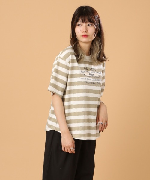 AVIREX（アヴィレックス）の「FADE WASH PRINT T-SHIRT/ フェイドウォッシュプリントティーシャツ（Tシャツ/カットソー・レディース・ブラック/ピンク/オフホワイト・FREE）」の12枚目の写真