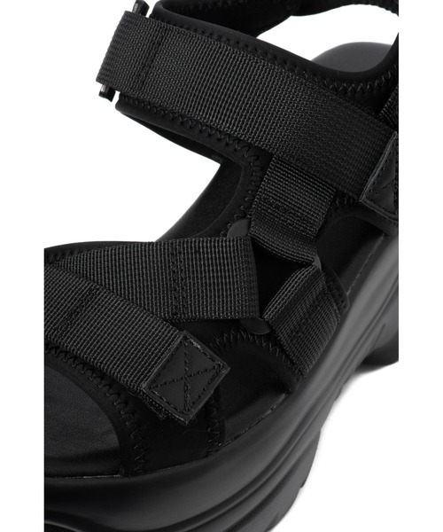 R&E（アールアンドイー）の「【R&E】wee willie ベルクロベルテッド厚底スポーツサンダル（サンダル・レディース・アイボリー/ブラック/ベージュ・S/M/L/LL）」の13枚目の写真