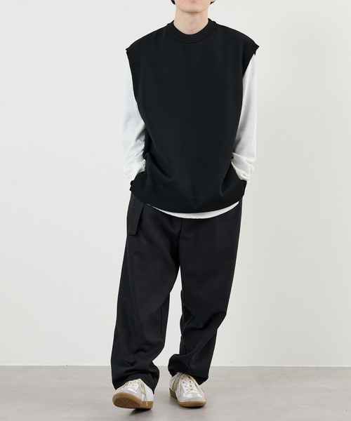 COLONY 2139（コロニートゥーワンスリーナイン）の「エステルヤーンクルーネックベスト（ベスト・メンズ・ブラック/ライトグレー/サックスブルー・MEDIUM/LARGE）」の8枚目の写真