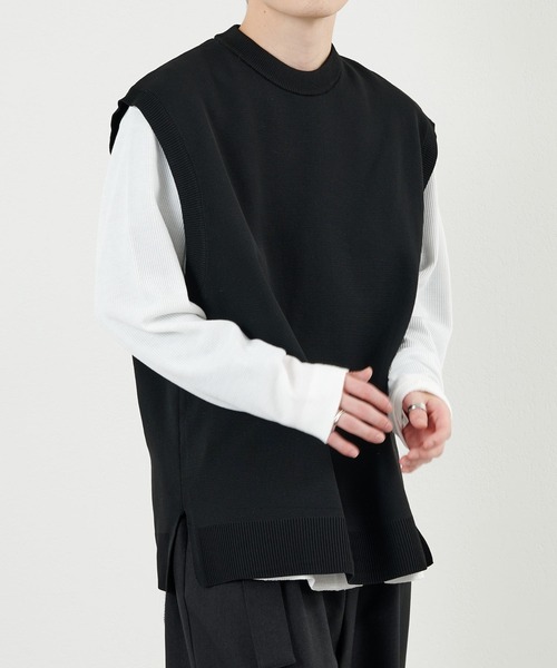 COLONY 2139（コロニートゥーワンスリーナイン）の「エステルヤーンクルーネックベスト（ベスト・メンズ・ブラック/ライトグレー/サックスブルー・MEDIUM/LARGE）」の5枚目の写真