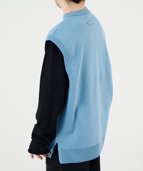 COLONY 2139（コロニートゥーワンスリーナイン）の「エステルヤーンクルーネックベスト（ベスト・メンズ・ブラック/ライトグレー/サックスブルー・MEDIUM/LARGE）」の19枚目の写真