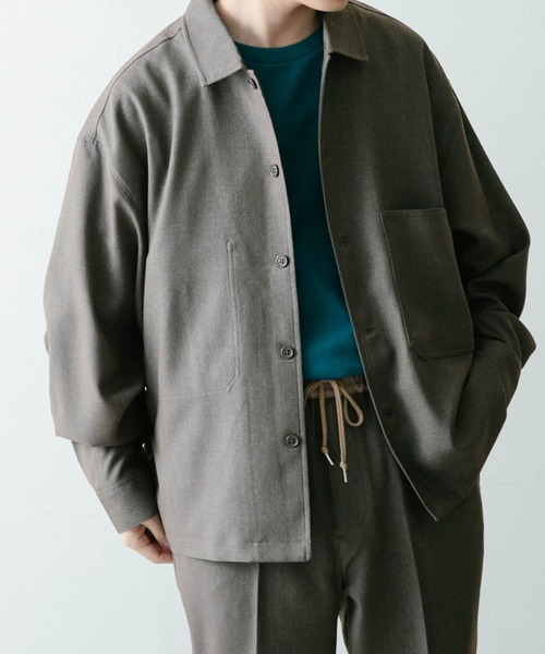 ITEMS URBANRESEARCH（アイテムズ アーバンリサーチ）の「『セットアップ対応』ポリツイル オープンカラーCPOシャツ（シャツ/ブラウス・メンズ・ベージュ/チャコールグレー/ネイビー・LARGE/MEDIUM）」の16枚目の写真