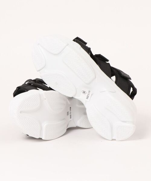 KOBE LETTUCE(コウベレタス)の「3ベルトスポーツサンダル(サンダル・レディース・アイボリー/グレー系その他/ブラック×ホワイト/ベージュ/ブラック×ブラック・L/LL/M/S)」の7枚目の写真