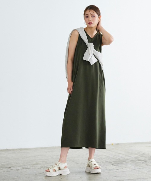 KOBE LETTUCE(コウベレタス)の「3ベルトスポーツサンダル(サンダル・レディース・アイボリー/グレー系その他/ブラック×ホワイト/ベージュ/ブラック×ブラック・L/LL/M/S)」の10枚目の写真