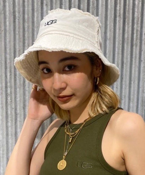 UGG（アグ）の「UGG@mos ロゴ刺繍 フリンジハット（ハット・レディース・ホワイト/ブラック/ブルー・FREE）」の2枚目の写真