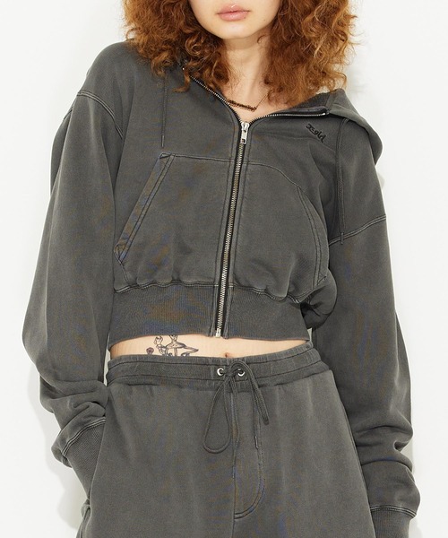 X-girl（エックスガール）の「PIGMENT DYED SWEAT ZIP UP HOODIE（パーカー・レディース・ネイビー/ブラック/バーガンディー・M/S）」の2枚目の写真