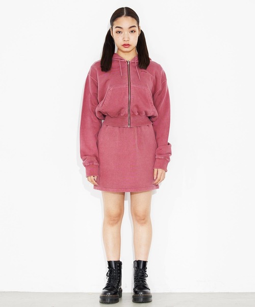 X-girl（エックスガール）の「PIGMENT DYED SWEAT ZIP UP HOODIE（パーカー・レディース・ネイビー/ブラック/バーガンディー・M/S）」の5枚目の写真