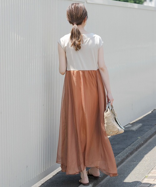 URBAN RESEARCH Sonny Label（アーバンリサーチサニーレーベル）の「『WEB限定』シャイニーシフォンドッキングワンピース（ワンピース・レディース・ミント/オレンジ/ネイビー・FREE）」の12枚目の写真