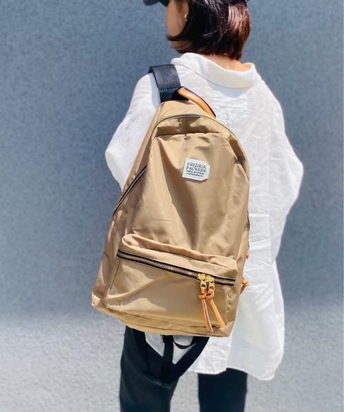 FREDRIK PACKERS(フレドリックパッカーズ)の「FREDRIK PACKERS / フレドリックパッカーズ 420D DAY PACK(バックパック/リュック・レディース・ホワイト/ブラック/ネイビー/オリーブ/シルバー/タン/チャコールグレー/カーキ・ONESIZE)」の4枚目の写真