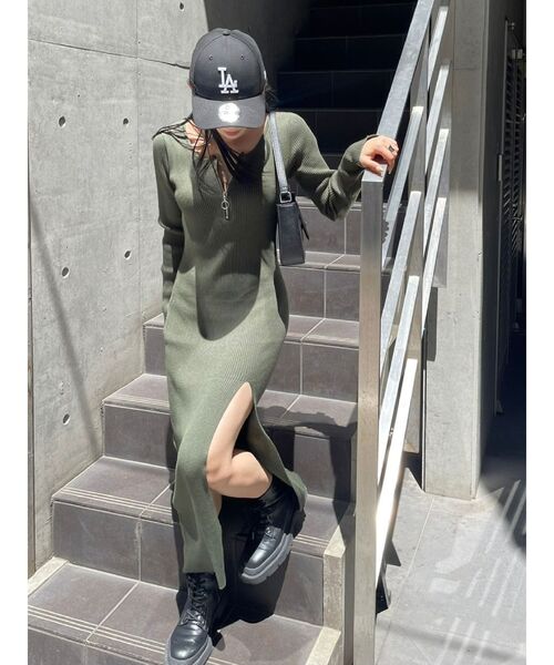 EVRIS(エヴリス)の「【WEB限定】ディープスリットロングニットワンピース(ワンピース・レディース・ホワイト/ブラック/カーキ・FREE)」の13枚目の写真