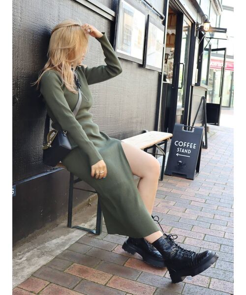 EVRIS(エヴリス)の「【WEB限定】ディープスリットロングニットワンピース(ワンピース・レディース・ホワイト/ブラック/カーキ・FREE)」の19枚目の写真