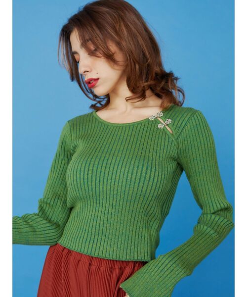 EVRIS（エヴリス）の「フロックボタンタイトニットトップス（ニット/セーター・レディース・ホワイト/ブラック/グリーン・FREE）」の3枚目の写真