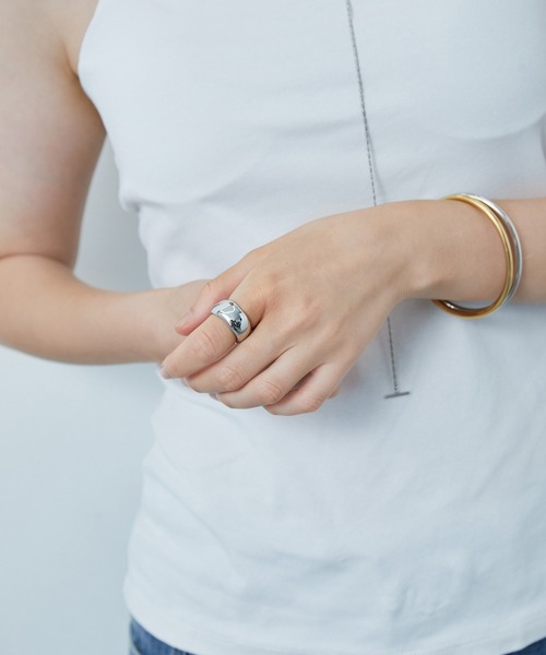 JUNRED(ジュンレッド)の「ital. from JUNRed / wavy ring thick(リング・メンズ・シルバー・L/S)」の9枚目の写真